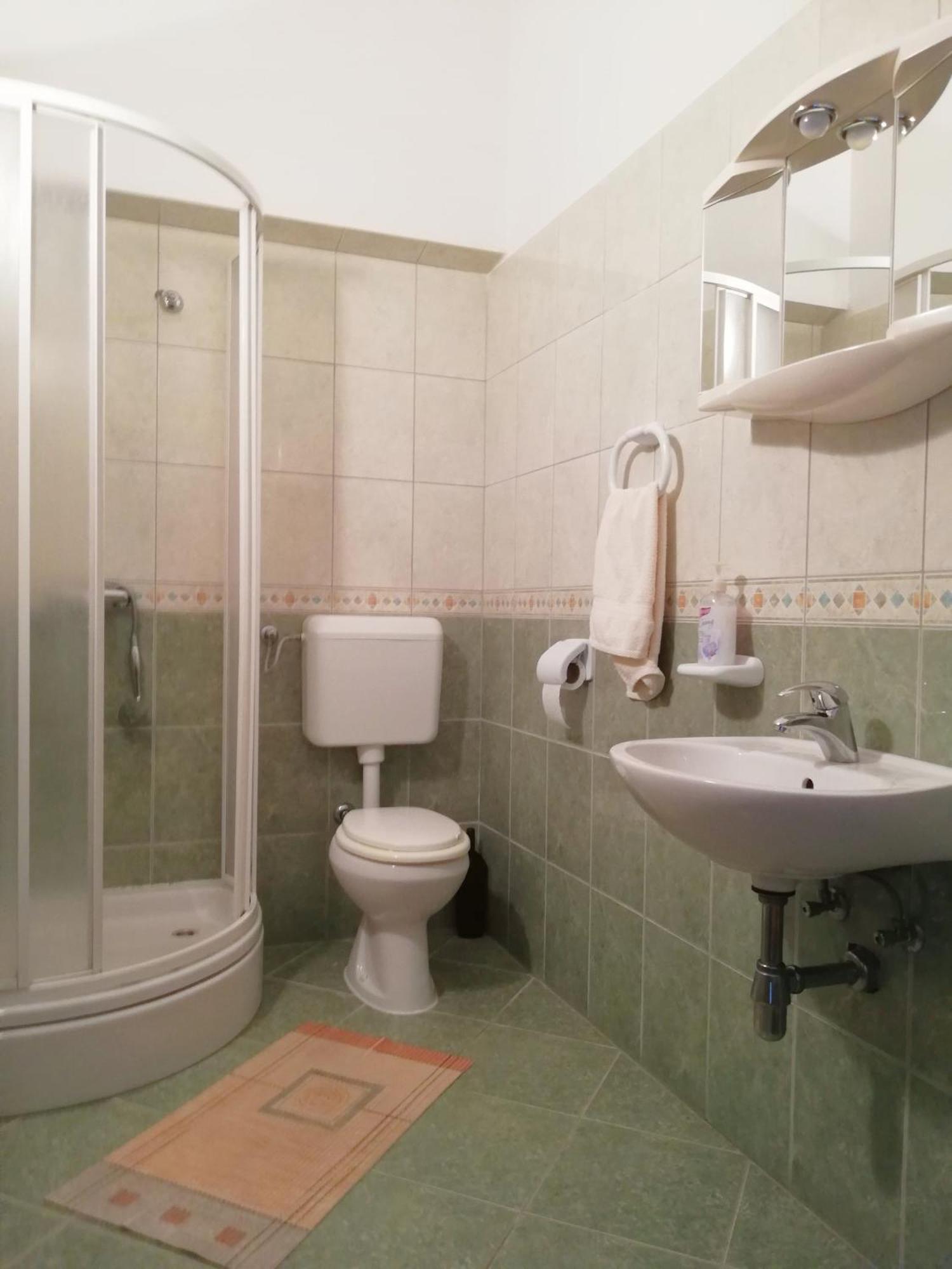 Apartments Roko Lalin Pakoštane Екстериор снимка